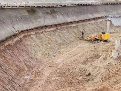 乌达基坑边坡加固
